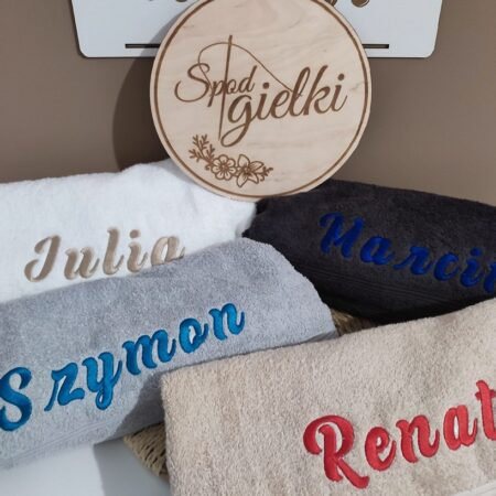 Ręcznik z haftowanym imieniem