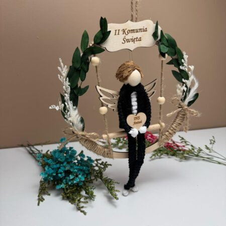 Aniołek "Antonii" na huśtawce na Komunię Świętą - niezwykłe podziękowanie i niezapomniany prezent