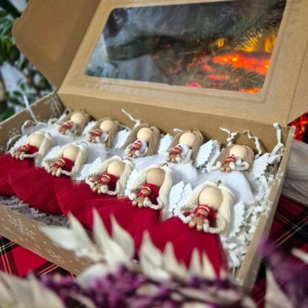 Aniołek z makramy i tiulu handmad